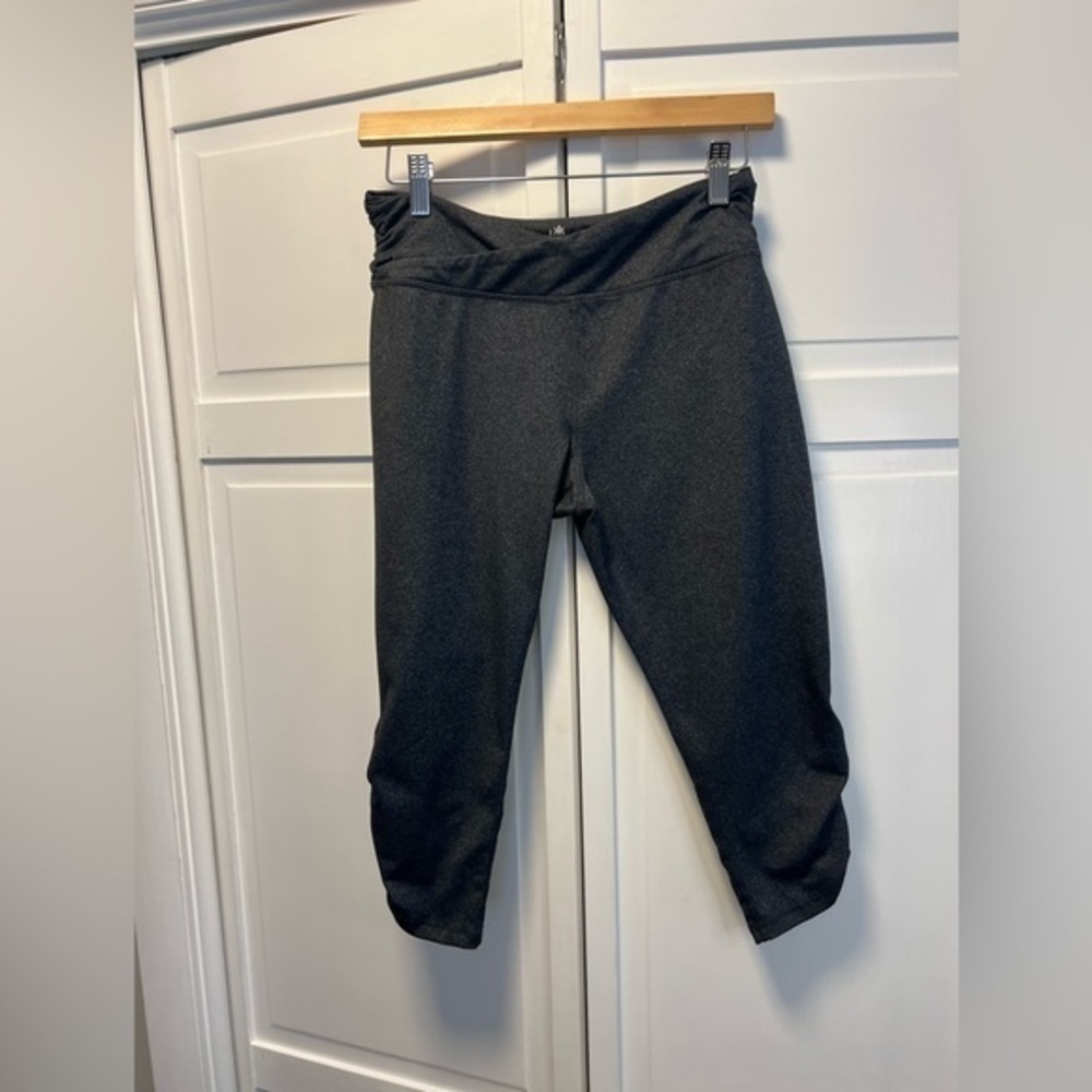 Kyodan Capri Leggings Size Women’s Medium Color Gray